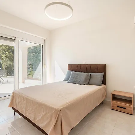 Lazarus Glistra Villa *