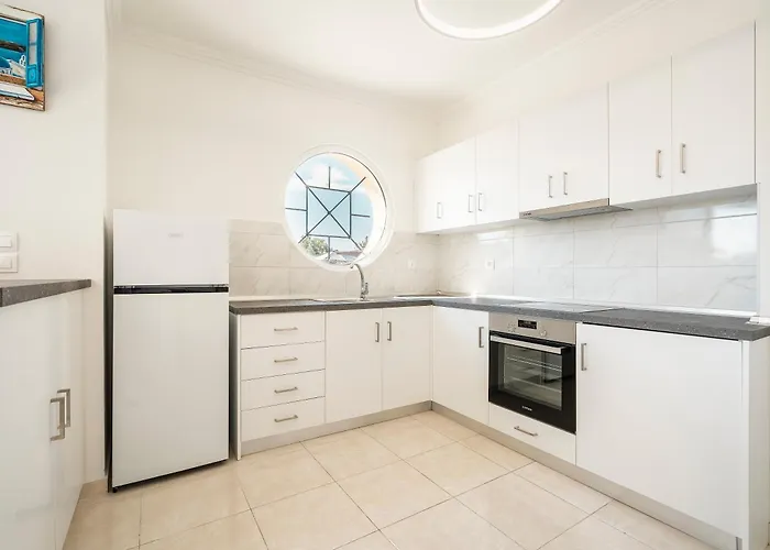 Lazarus Glistra Villa *