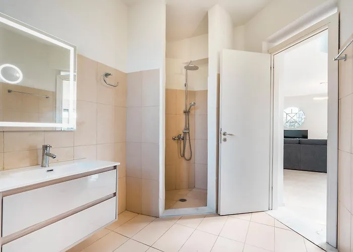 Lazarus Glistra * Kiotari