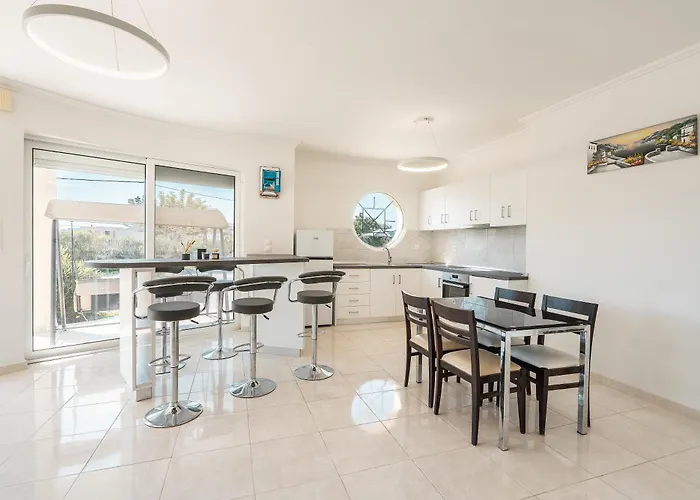 Lazarus Glistra Kiotari