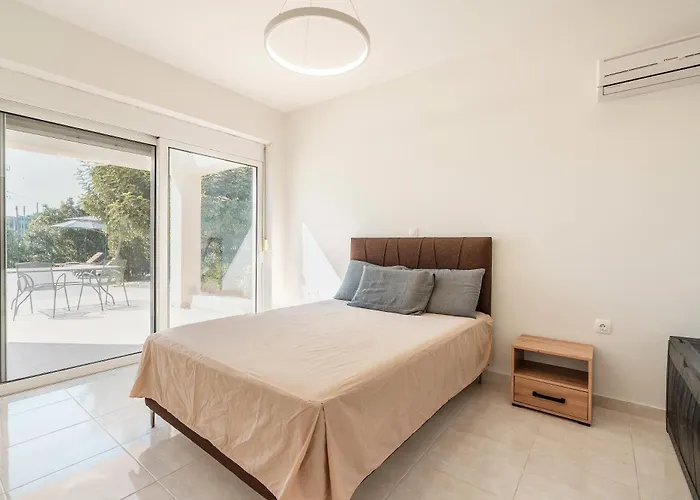 Lazarus Glistra Villa *